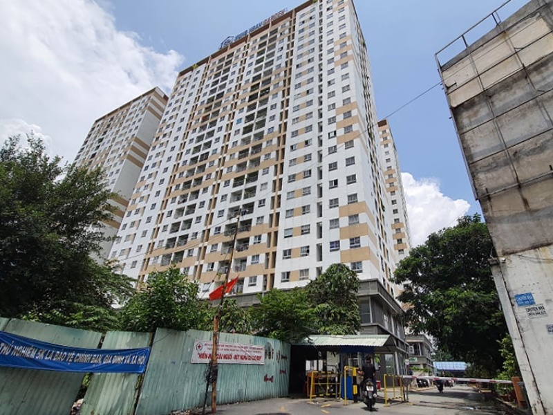 Cháy căn hộ chung cư nghi do cục sạc điện thoại phát nổ