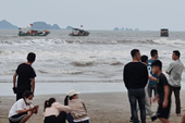 Tìm thấy thi thể 2 anh em bị sóng biển cuốn mất tích ở Nghi Sơn