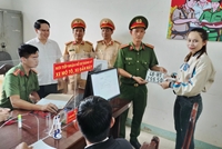 Ngày đầu thực hiện phân cấp đăng ký, cấp biển số xe cho Công an cơ sở ở Đắk Nông