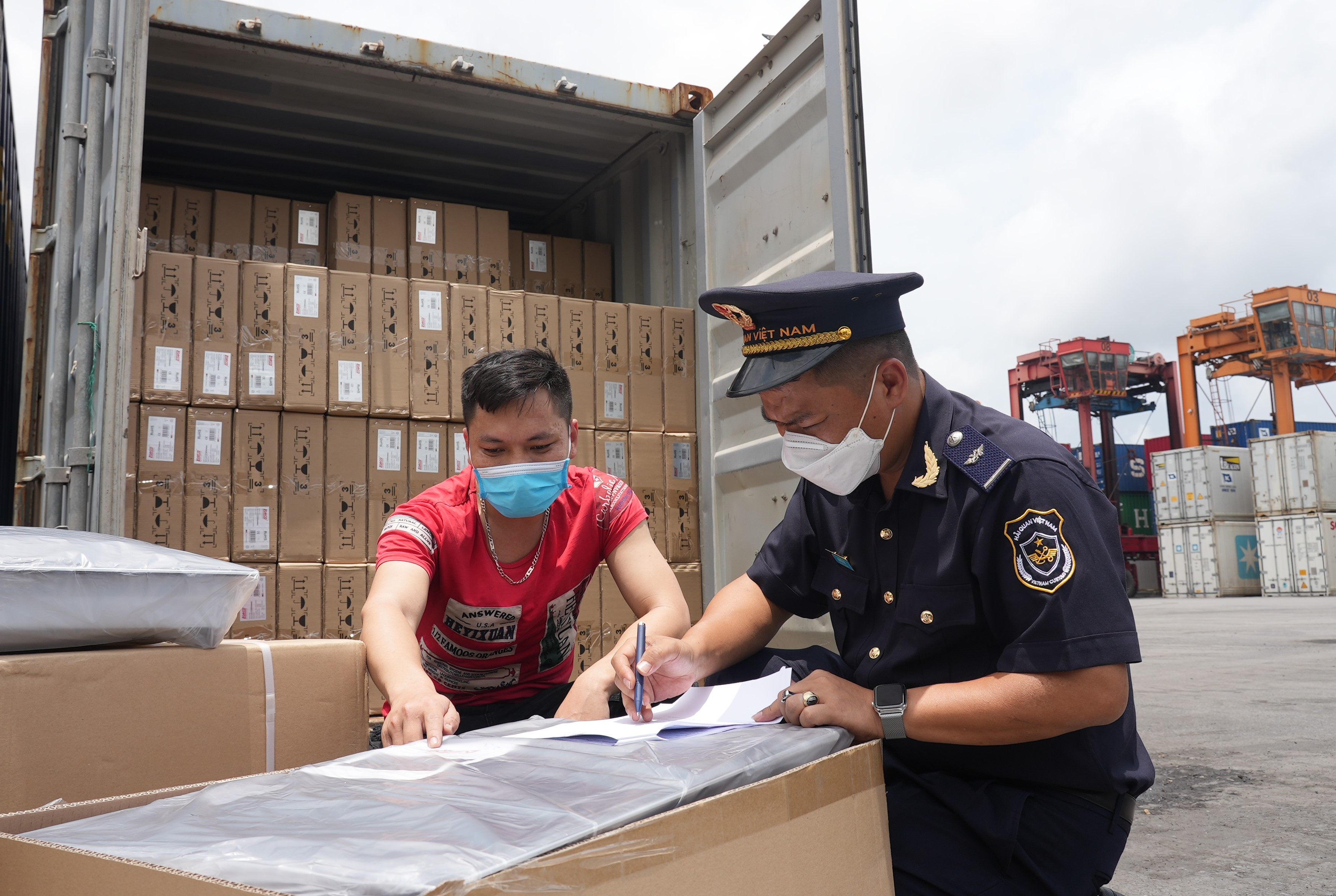 Quy định về điều kiện kiểm tra, giám sát hải quan đối với doanh nghiệp chế xuất là khu phi thuế quan