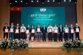 HDBank tặng học bổng cho sinh viên Đại học Kinh tế TP HCM vì tương lai phát triển bền vững
