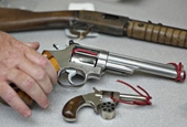 Canada ban hành luật mới để đóng băng quyền sở hữu súng ngắn cá nhân