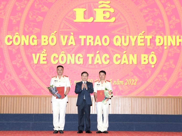 Công bố, trao quyết định bổ nhiệm Thủ trưởng Cơ quan điều tra và Vụ trưởng Vụ 12, VKSND tối cao