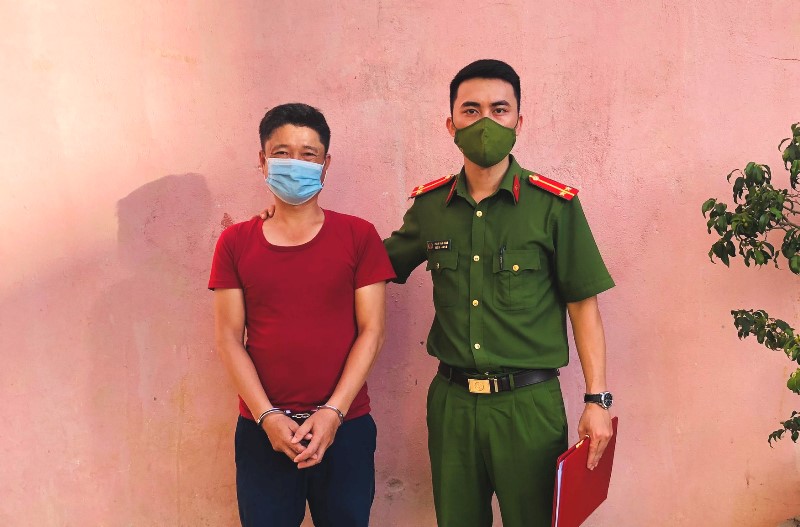 Đối tượng truy nã vì đánh vợ đang mang thai đã ra đầu thú