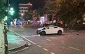 CLIP Hãi hùng giây phút xe Audi gây tai nạn khiến 2 vợ chồng và con nhỏ đi xe máy tử vong