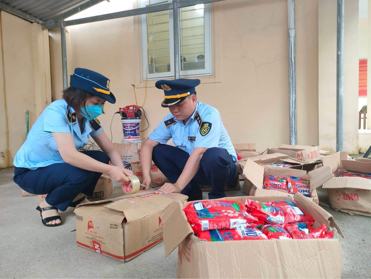 Phát hiện hơn 600 gói bột giặt có dấu hiệu làm giả nhãn hiệu OMO