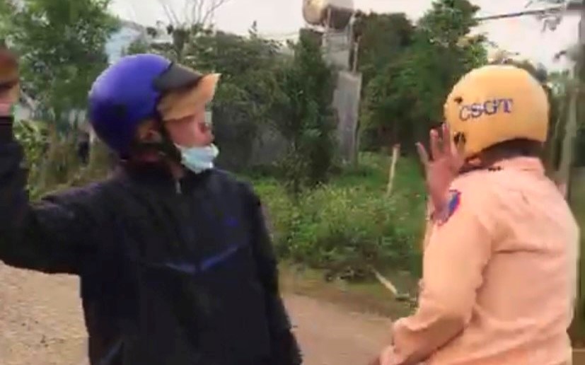 Đe dọa “con tao là Công an” rồi tấn công Cảnh sát giao thông