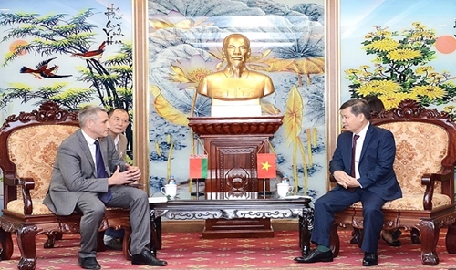 Viện trưởng Lê Minh Trí tiếp Đại sứ đặc mệnh toàn quyền Cộng hòa Belarus tại Việt Nam
