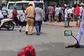 Thanh niên nghi ngáo đá, cầm dao đe dọa người dân rồi cướp xe cấp cứu bệnh viện