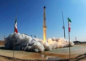 Iran sửa soạn phóng tên lửa đẩy, Mỹ dè chừng