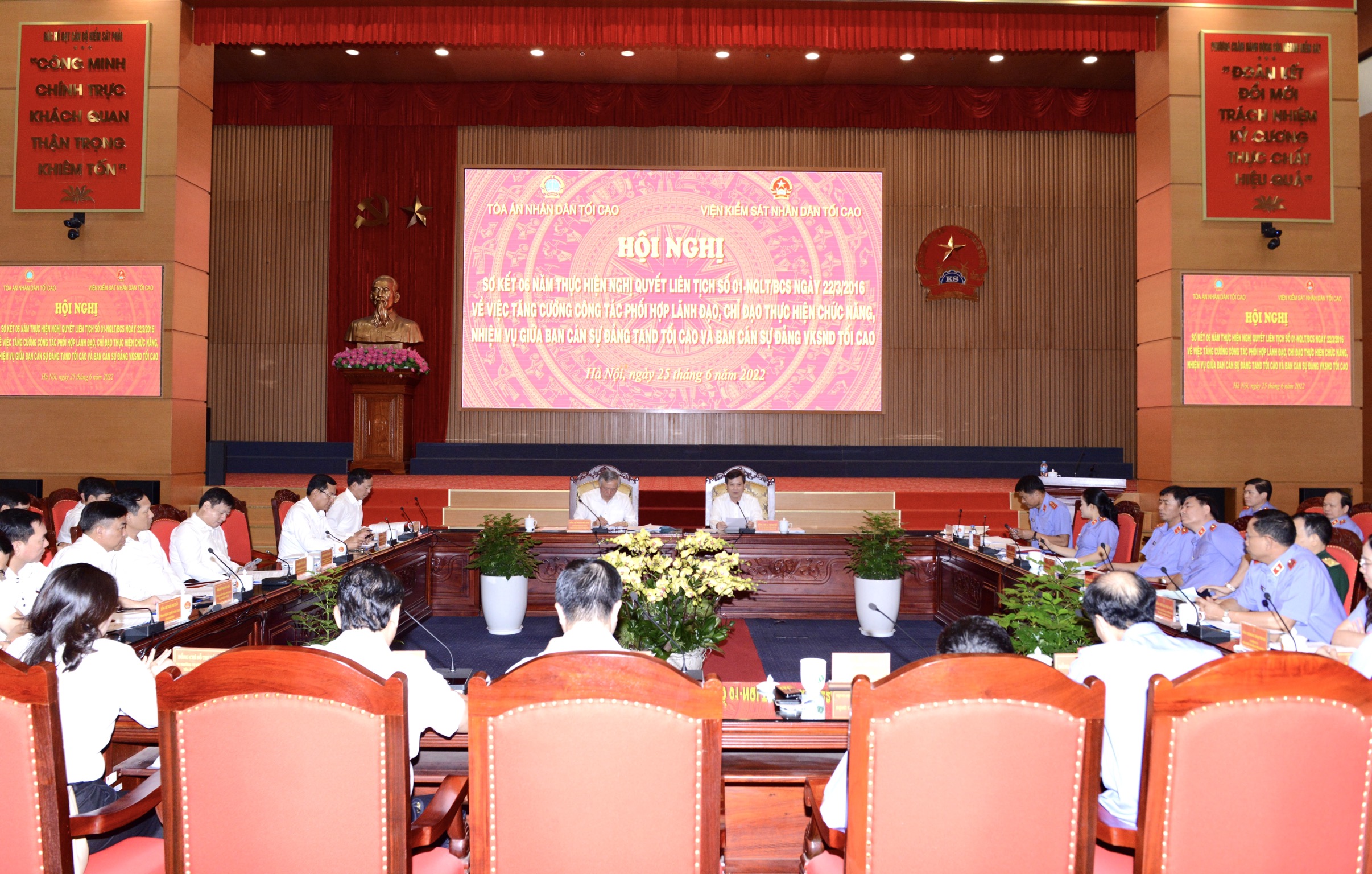 Nâng cao hiệu quả công tác phối hợp giữa Ban cán sự đảng TAND tối cao và Ban cán sự đảng VKSND tối cao