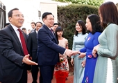 Chủ tịch Quốc hội Vương Đình Huệ thăm Đại sứ quán và gặp gỡ cộng đồng người Việt Nam tại Vương quốc Anh
