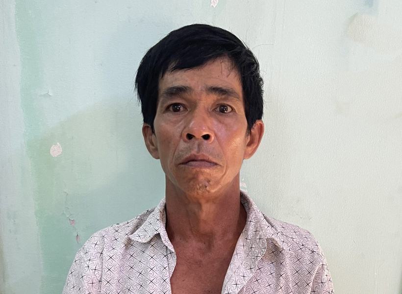 Không đòi được quà , người đàn ông cướp luôn xe máy của người yêu cũ