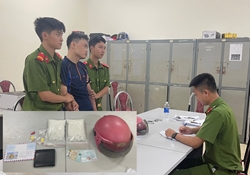 Bắt giữ đối tượng ở Hà Nội lên Sơn La vận chuyển thuê ma túy