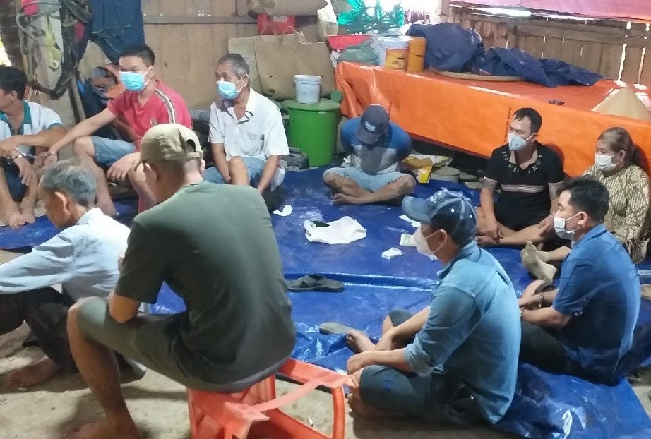 Bắt tụ điểm đánh bạc ở miền Tây, thu giữ hàng trăm triệu đồng