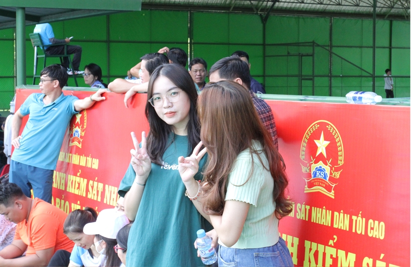 Những cổ động viên “nhóm lửa” trên khán đài môn Quần vợt