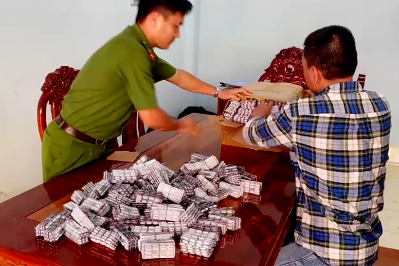 Phát hiện vụ vận chuyển 30 000 viên thuốc tân dược nghi vấn nhập lậu