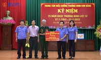 Công đoàn VKSND tối cao thăm, tặng quà thương binh, bệnh binh tại tỉnh Hà Nam