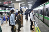 Khách đi tuyến metro Cát Linh – Hà Đông tăng cao