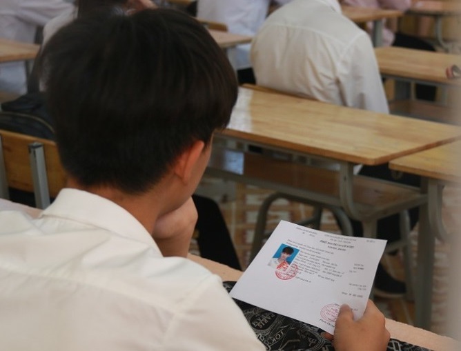 Phát hiện nhiều đường dây lập hồ sơ giả để thi hộ, thu lợi bất chính