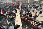 Người biểu tình Iraq chiếm giữ tòa nhà Quốc hội, 125 người bị thương