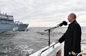 Tổng thống Nga Putin tham dự Lễ diễu binh nhân Ngày Hải quân