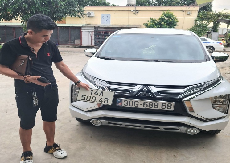 Xử phạt tài xế tự gắn biển giả lộc phát khi tham gia giao thông