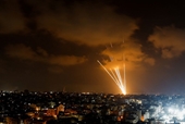 Giao tranh Israel-Gaza tái bùng phát, gần 100 người thương vong