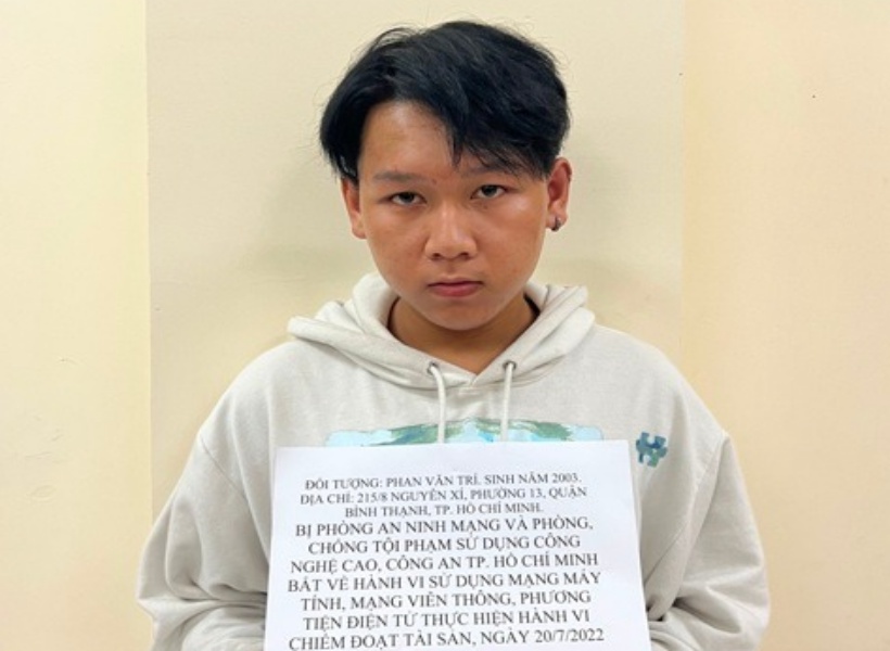 Phê chuẩn khởi tố bị can hack Facebook rồi nhắn tin lừa đảo