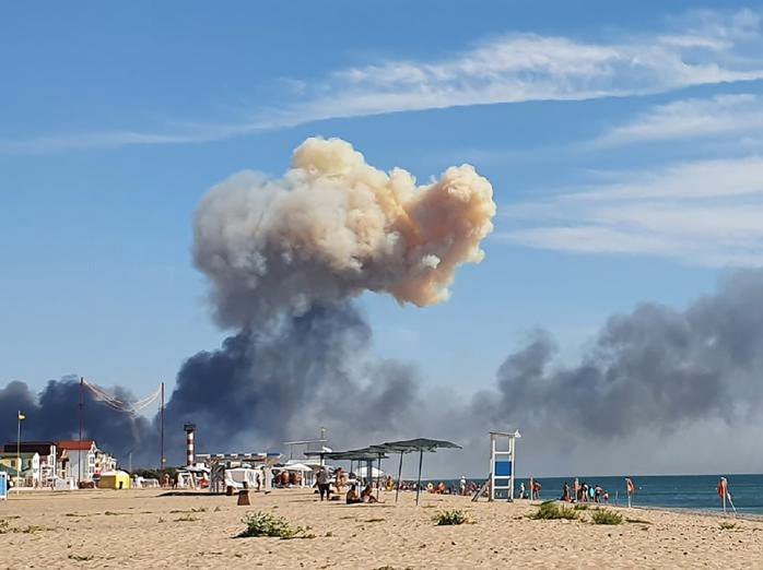 Nổ lớn rung chuyển căn cứ quân sự Nga ở Crimea