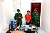 Bộ đội Biên phòng An Giang bắt đối tượng vận chuyển gần 1kg ma túy