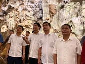 Đoàn đại biểu cấp cao VKSND nước CHDCND Lào thăm Vịnh Hạ Long