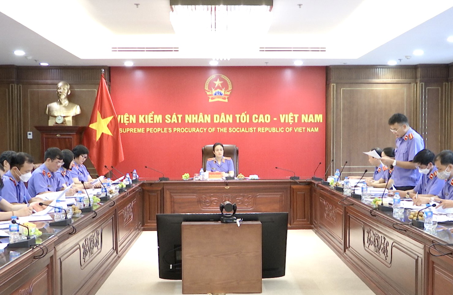 Đồng chí Nguyễn Hải Trâm dự sinh hoạt chuyên đề của
Chi bộ Thanh tra VKSND tối cao