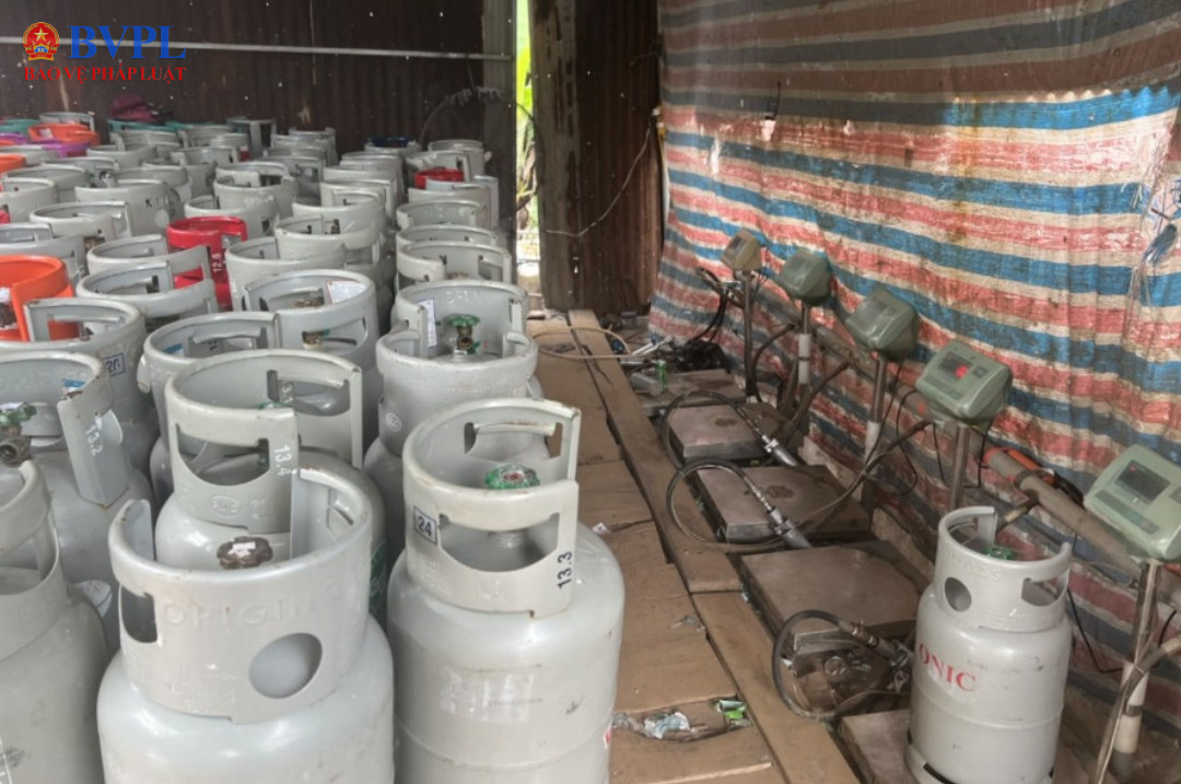 Trá hình ga-ra sửa xe để lập đường dây sang chiết gas lậu