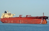 Tàu chở dầu mắc cạn, kênh đào Suez gián đoạn nhiều giờ