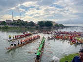 Gay cấn Lễ hội đua, bơi thuyền truyền thống trên quê hương Đại tướng Võ Nguyên Giáp