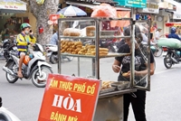 Food tour 100 000 đồng ở phố cổ Hà Nội