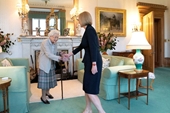 Nữ hoàng Elizabeth II bổ nhiệm tân Thủ tướng Anh