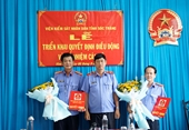 Trao quyết định bổ nhiệm Viện trưởng VKSND thị xã Vĩnh Châu, tỉnh Sóc Trăng