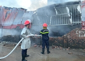 NÓNG 3 người tử nạn trong vụ cháy tại xưởng chăn, ga, gối đệm ở Thanh Oai, Hà Nội