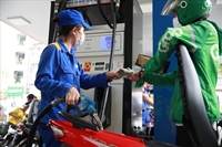 Giá xăng dầu ngày 12 9 Đồng loạt giảm hơn 1 000 đồng lít