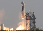 Tên lửa đẩy của tỉ phú Jeff Bezos bốc cháy sau khi cất cánh