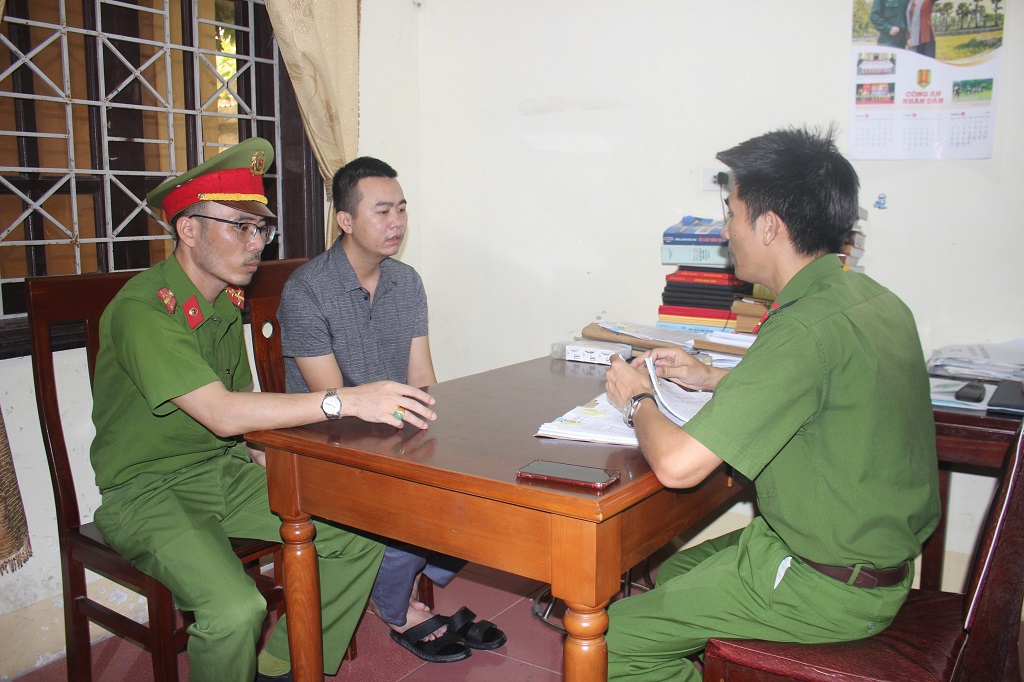 Doanh nhân rởm thuê xe ô tô rồi làm giả giấy tờ mang đi bán, chiếm đoạt hơn 15 tỉ đồng