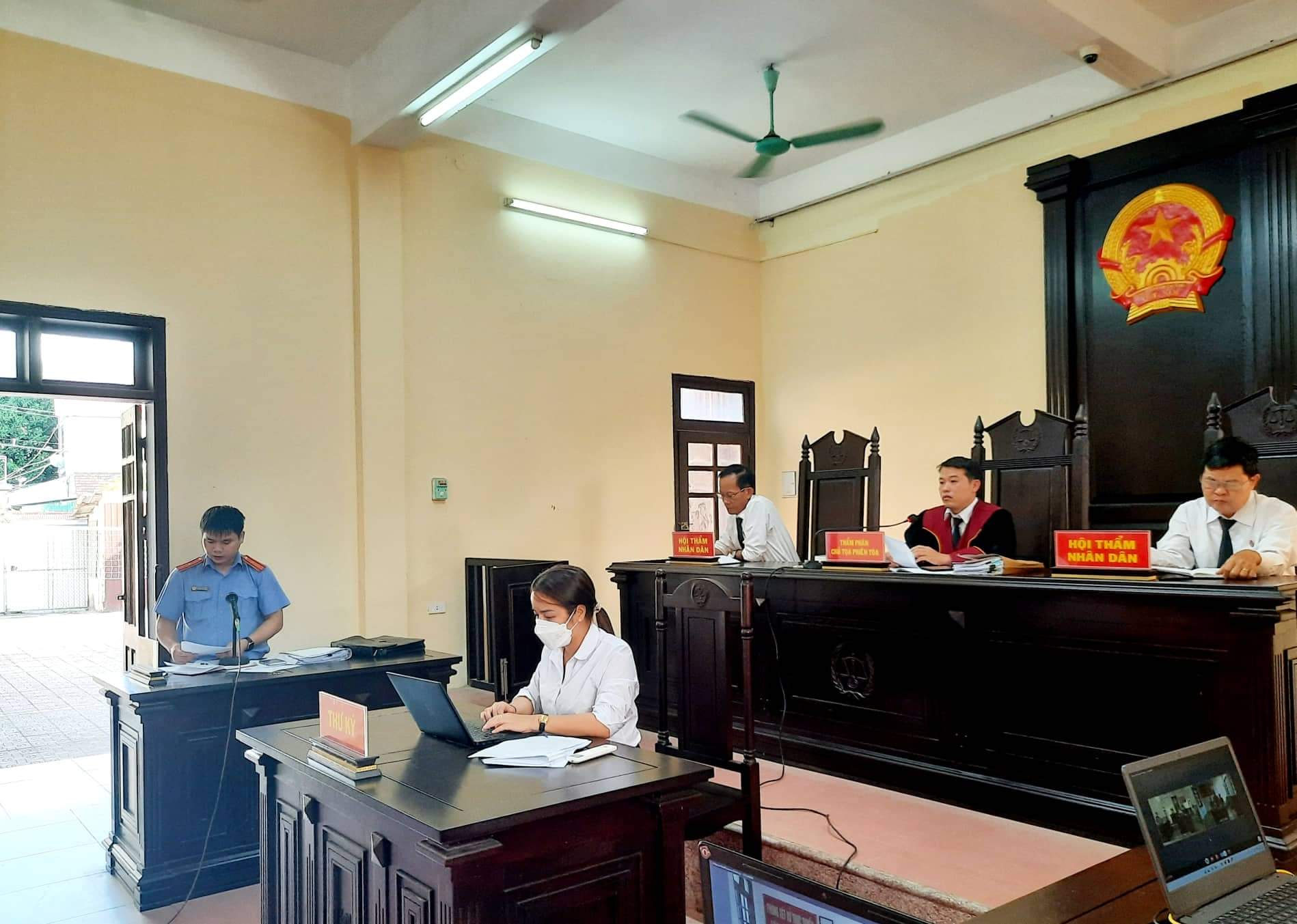 Rạch mặt vợ và em vợ cho hả giận, lãnh án 66 tháng tù