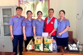 VKSND tỉnh Quảng Trị tặng quà học sinh có hoàn cảnh khó khăn