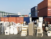 Đề nghị truy tố hai cựu Công an và 24 bị can trong đường dây buôn lậu 1 300 container máy móc cũ