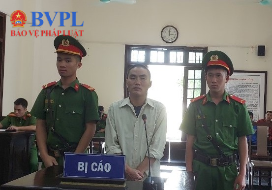 Trên đường đi về nhà, nhận vận chuyển ma túy thuê  vào tù