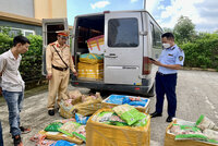 Phát hiện hơn 200kg thực phẩm không rõ nguồn gốc