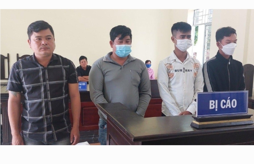 Lãnh án tù 5 năm vì tội đưa người xuất cảnh trái phép