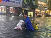 Siêu thị Điện Máy Xanh bị mất 130 điện thoại di động trong đêm mưa lụt lịch sử